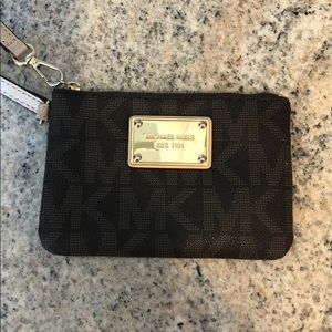 💖 Michael Kors wristlet